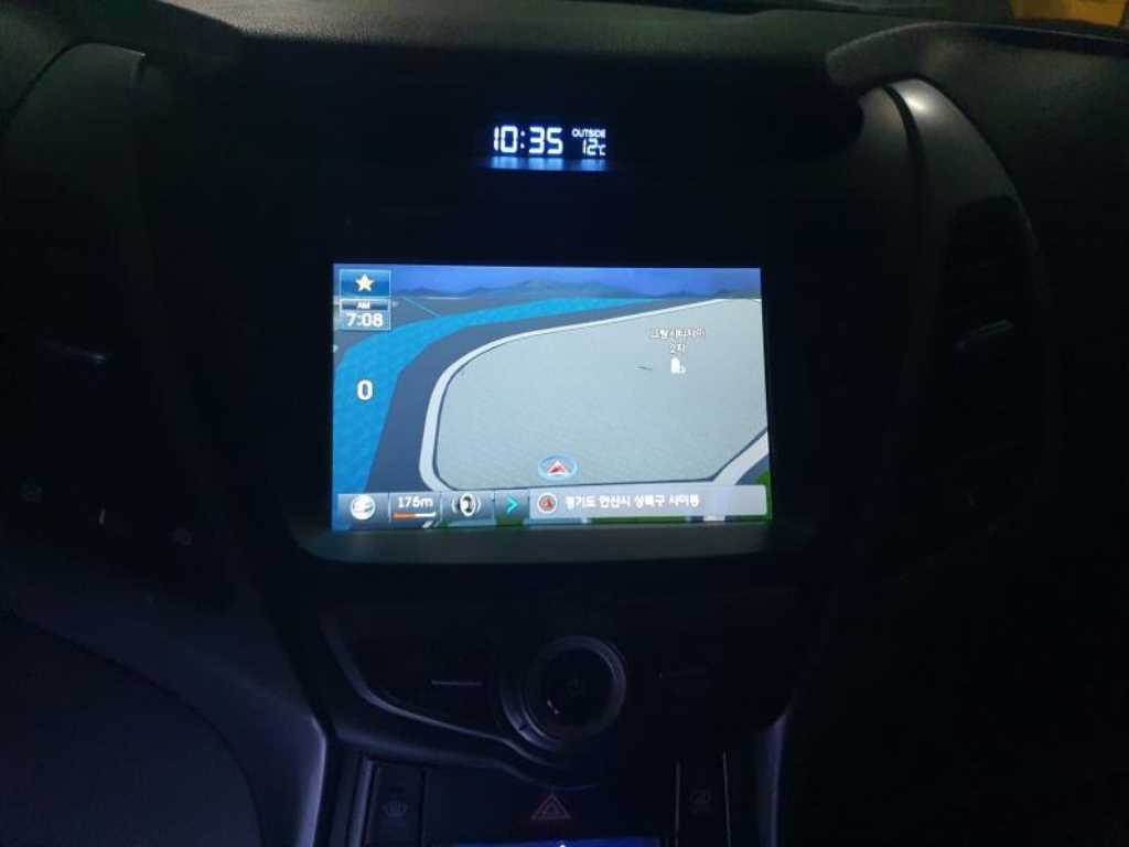 HYUNDAI Avante - Vista 7