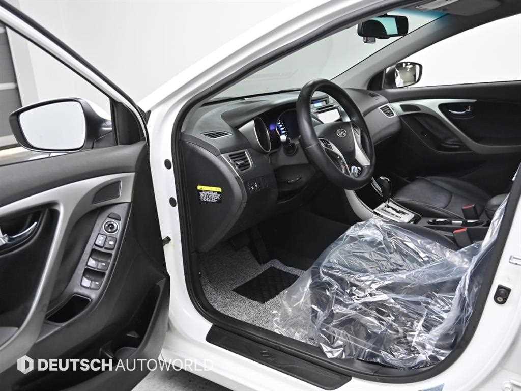 HYUNDAI Avante - Vista 11