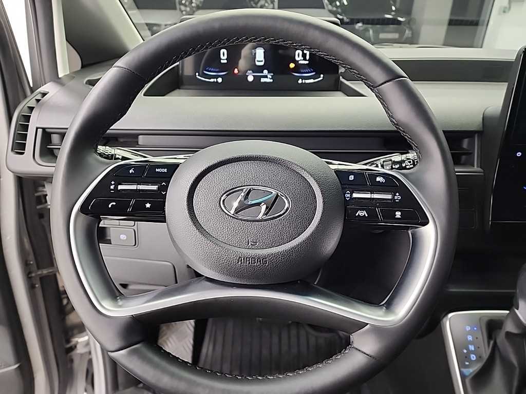 HYUNDAI Staria - Vista 9