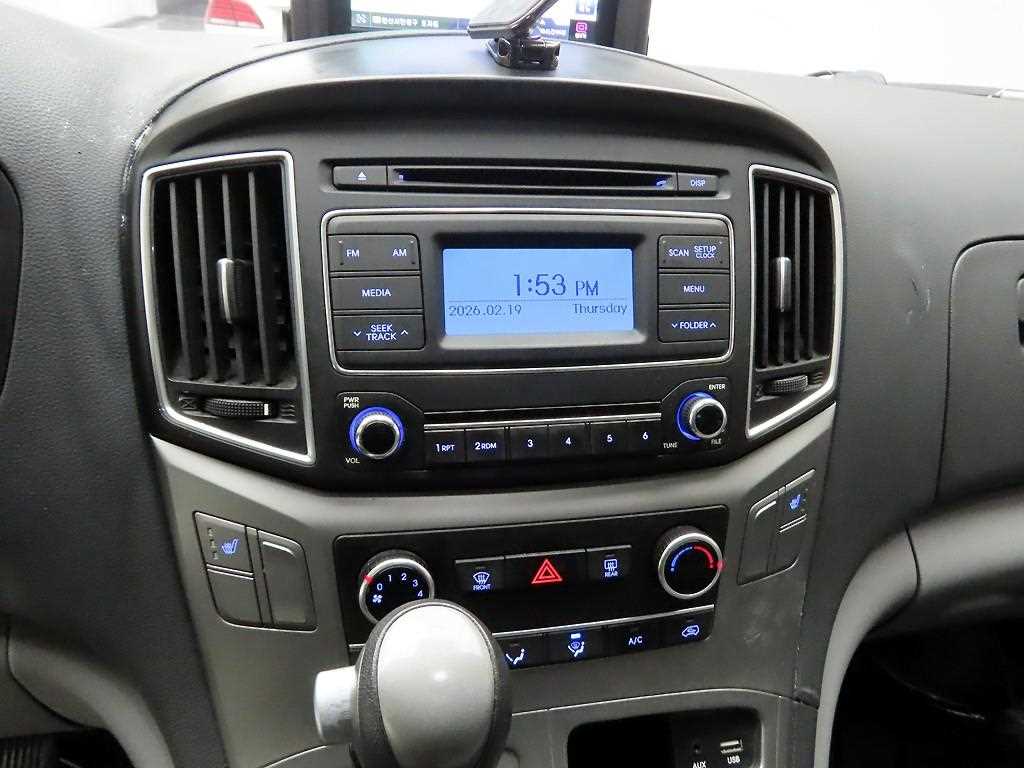 HYUNDAI Starex - Vista 9