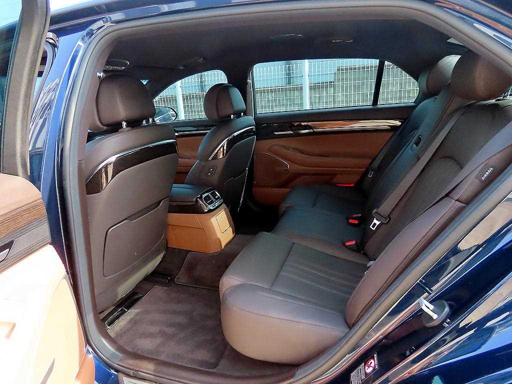 Genesis G90 - Vista 6