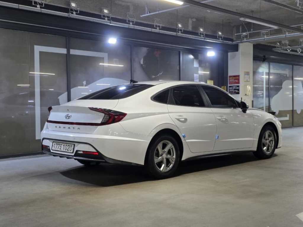 HYUNDAI Sonata - Vista 4