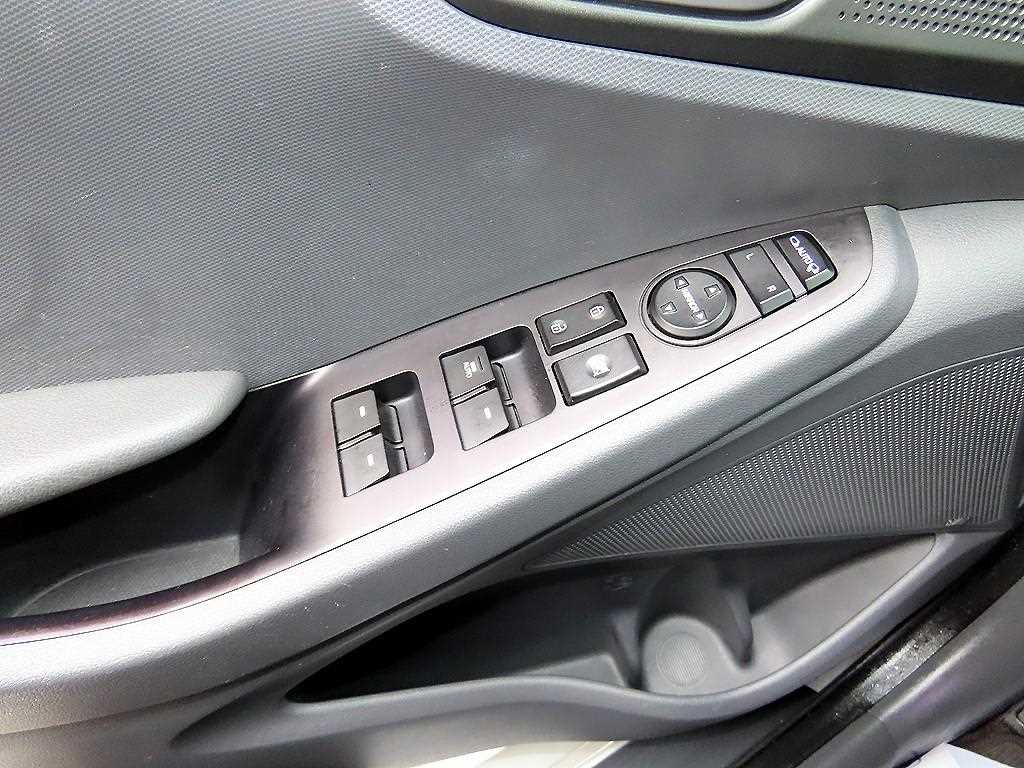 HYUNDAI Ioniq - Vista 11