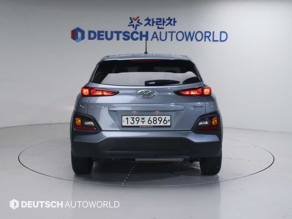 HYUNDAI Kona - Vista 4