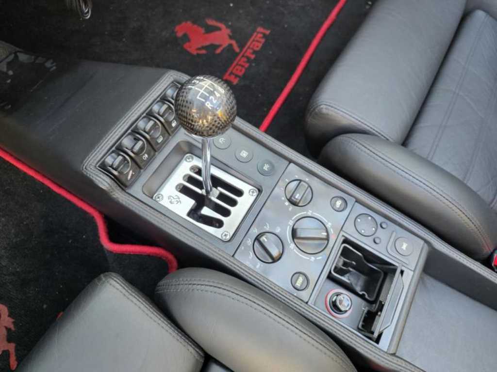 HYUNDAI Tuscani - Vista 12