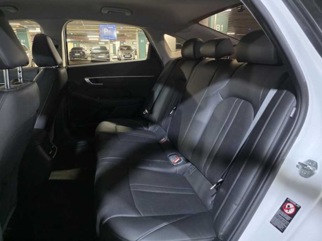 HYUNDAI Sonata - Vista 8