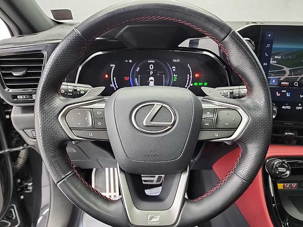 Lexus NX - Vista 9