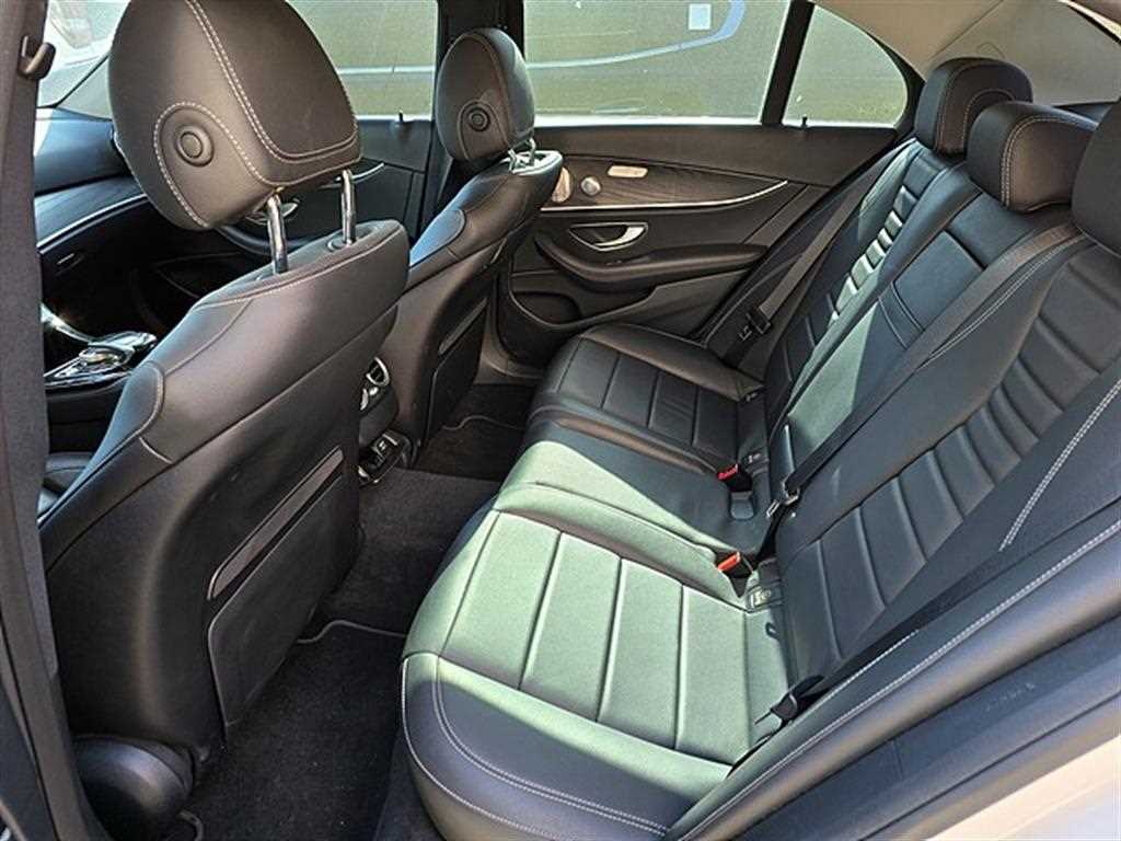 Mercedes Benz E class - Vista 6