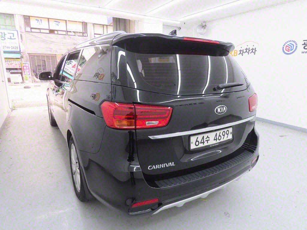 KIA Carnival - Vista 4