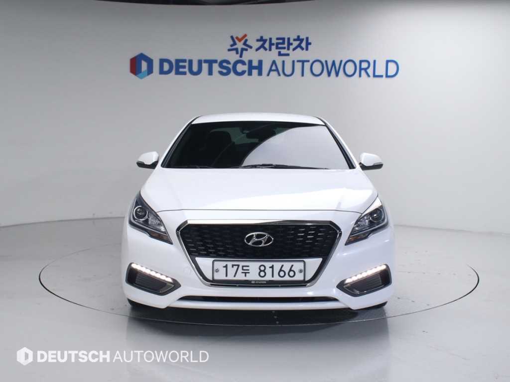 HYUNDAI Sonata - Vista 3