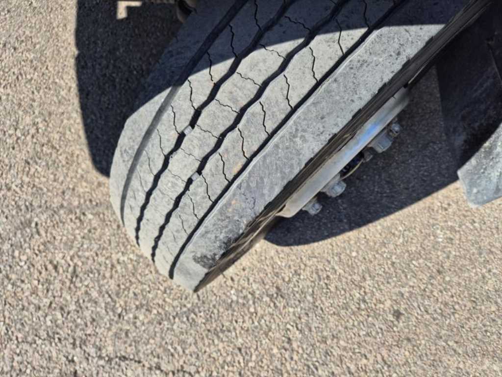 medium and large cargo truck - Vista 8