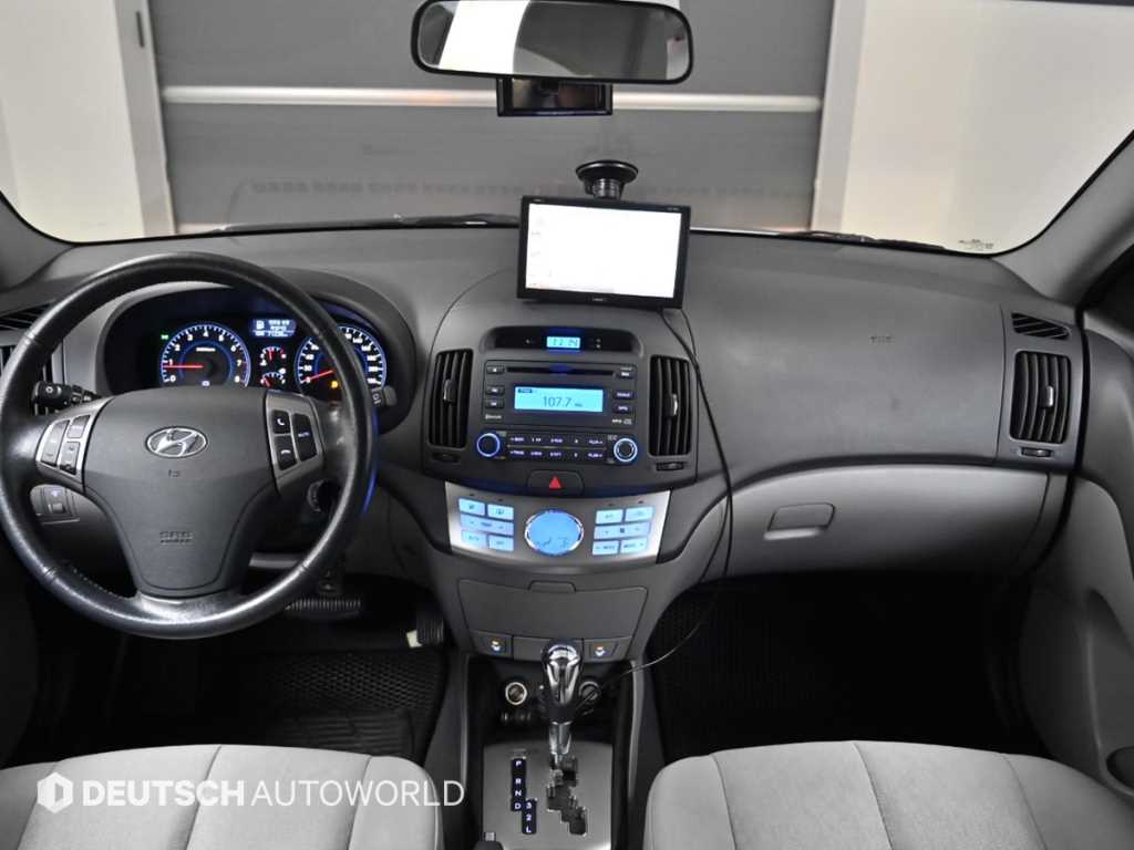 HYUNDAI Avante - Vista 7