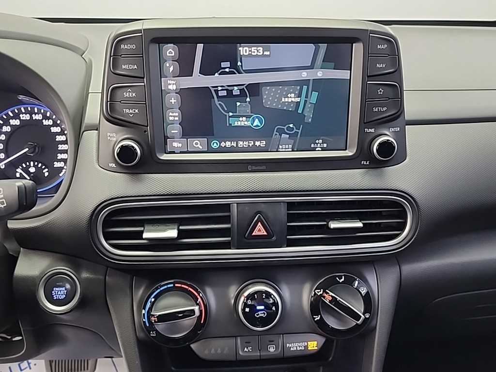 HYUNDAI Kona - Vista 10