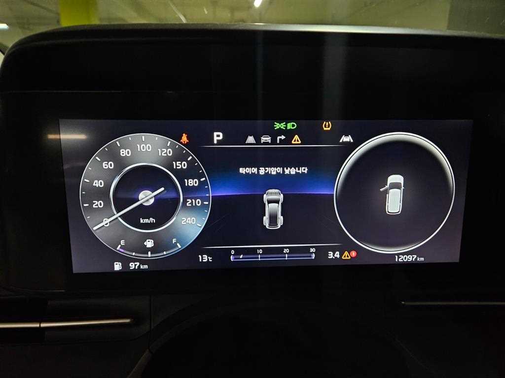 KIA Carnival - Vista 10