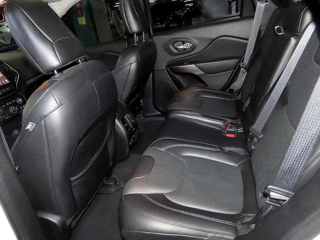 Jeep Cherokee - Vista 7