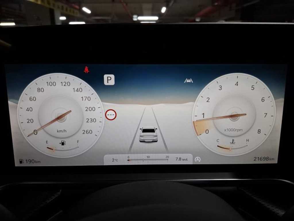 Genesis G90 - Vista 8