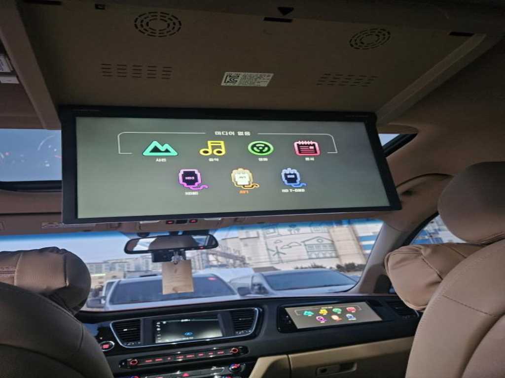 KIA Carnival - Vista 11