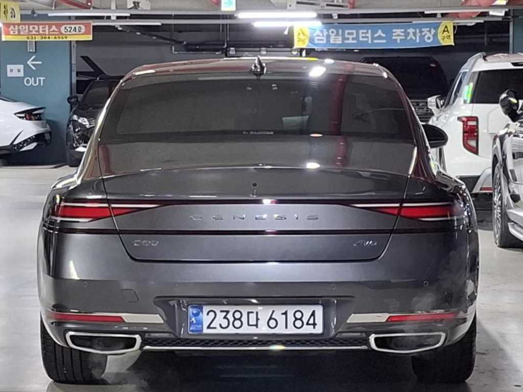 Genesis G90 - Vista 4