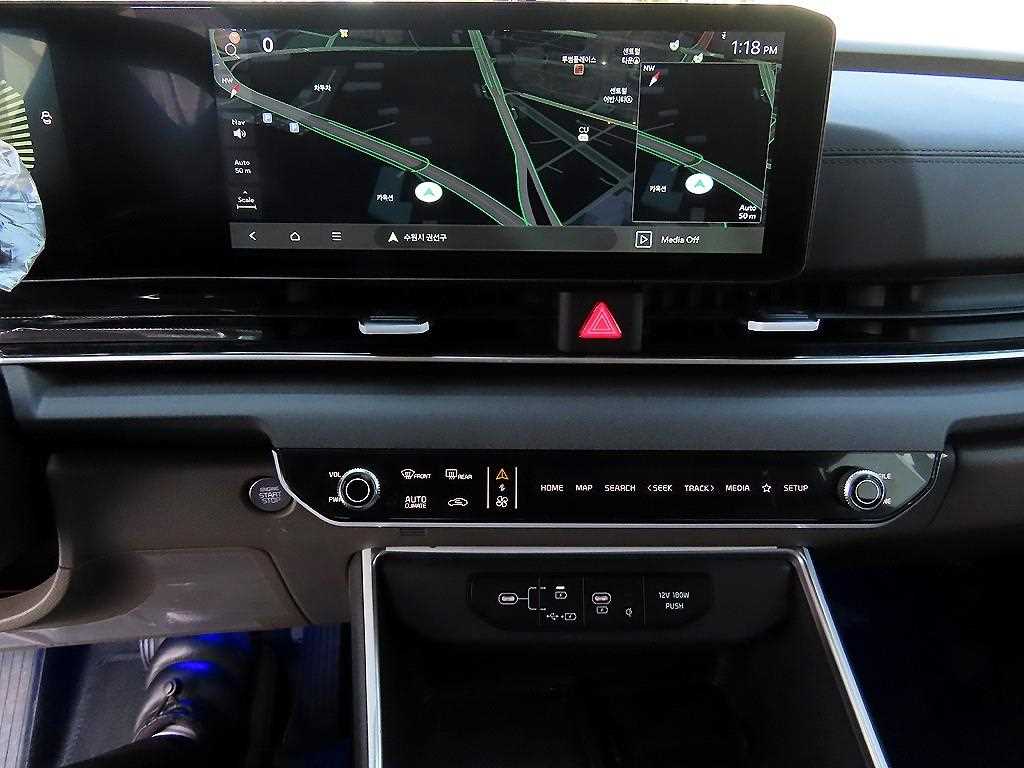 KIA Carnival - Vista 12