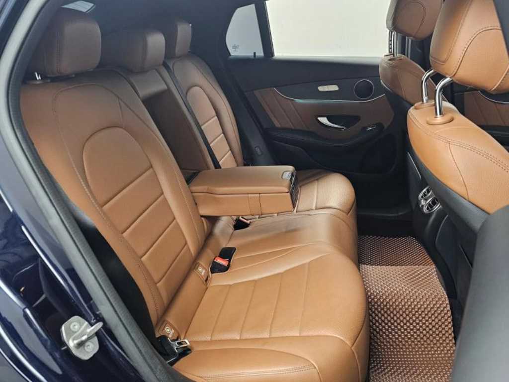 Mercedes Benz GLC Class - Vista 12