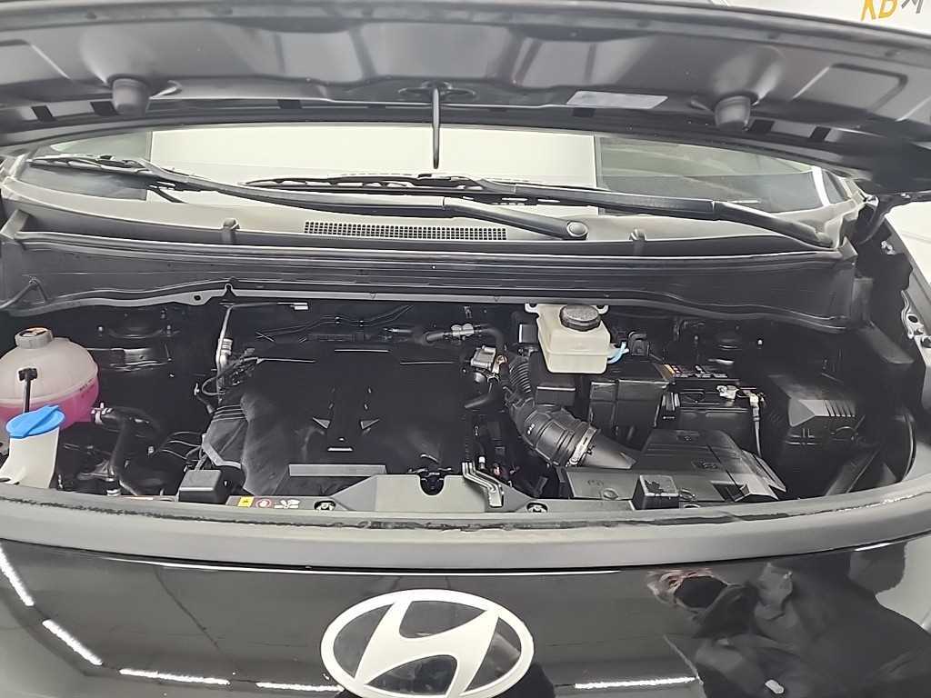 HYUNDAI Staria - Vista 5