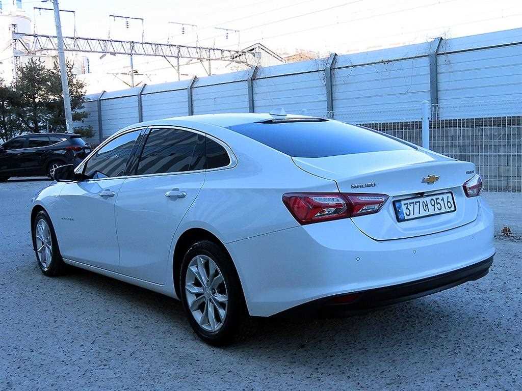 Chevrolet Malibu - Vista 3