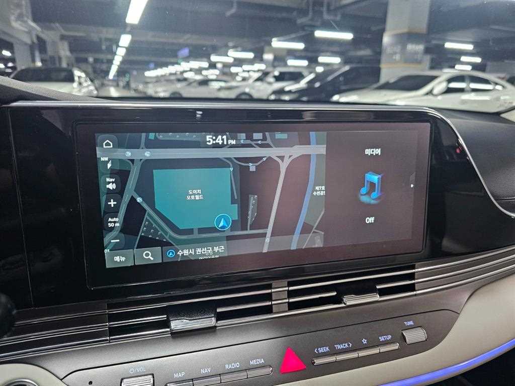 HYUNDAI Grandeur - Vista 10