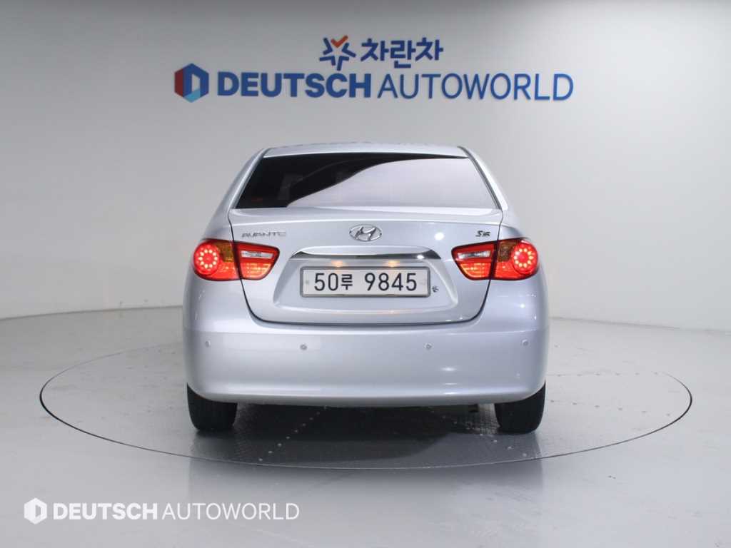 HYUNDAI Avante - Vista 4