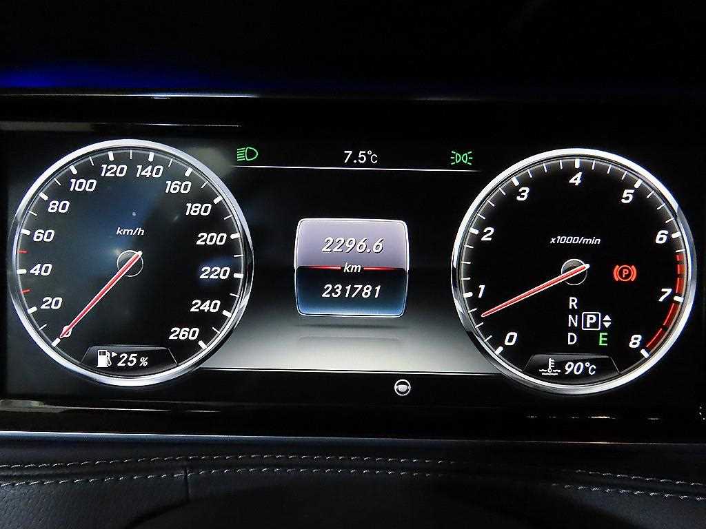 Mercedes Benz S Class - Vista 9