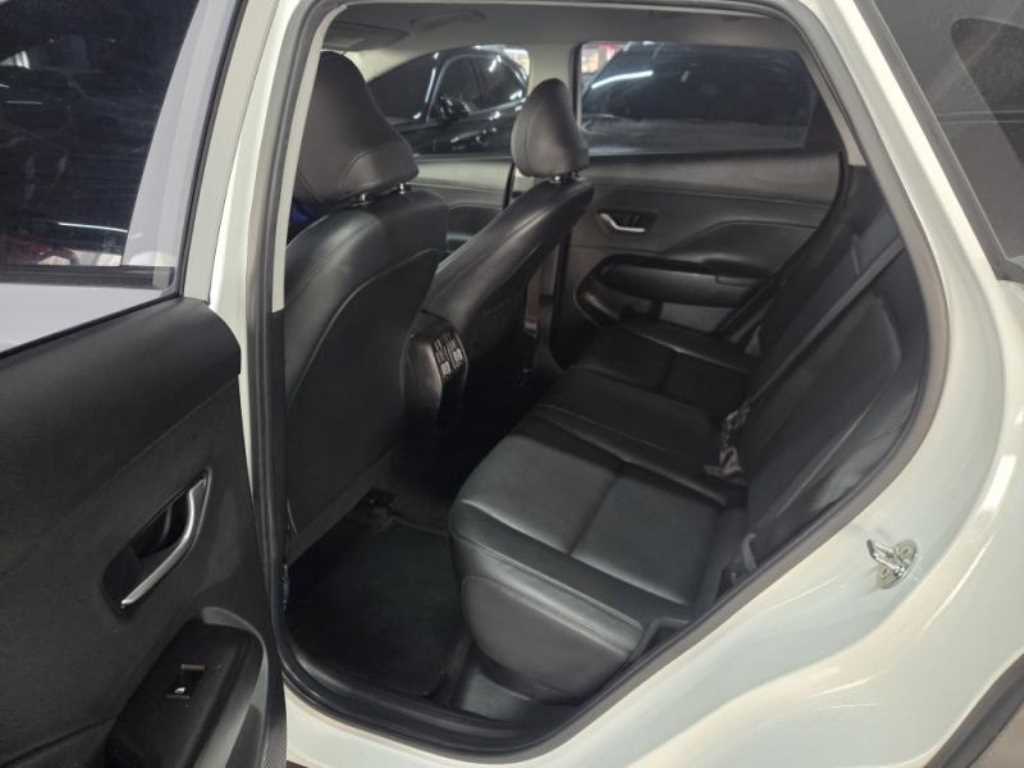 HYUNDAI Kona - Vista 6