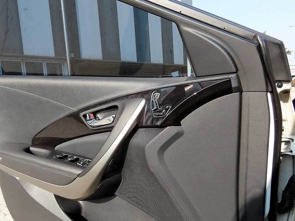 HYUNDAI Grandeur - Vista 11