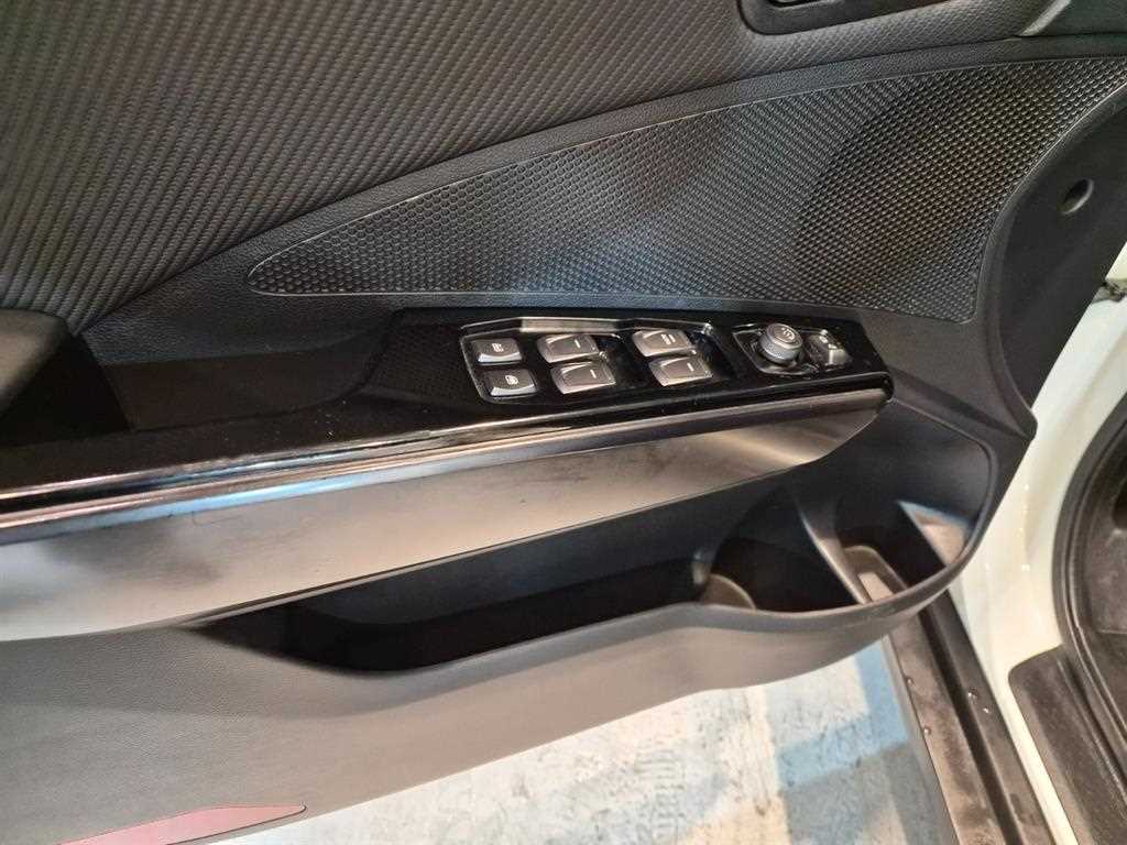 Ssangyong Tivoli - Vista 12