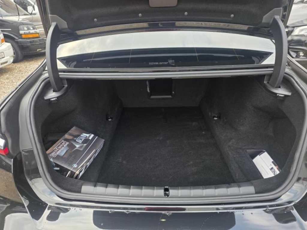 BMW 7 Series - Vista 5