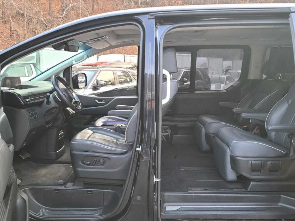 HYUNDAI Staria - Vista 4