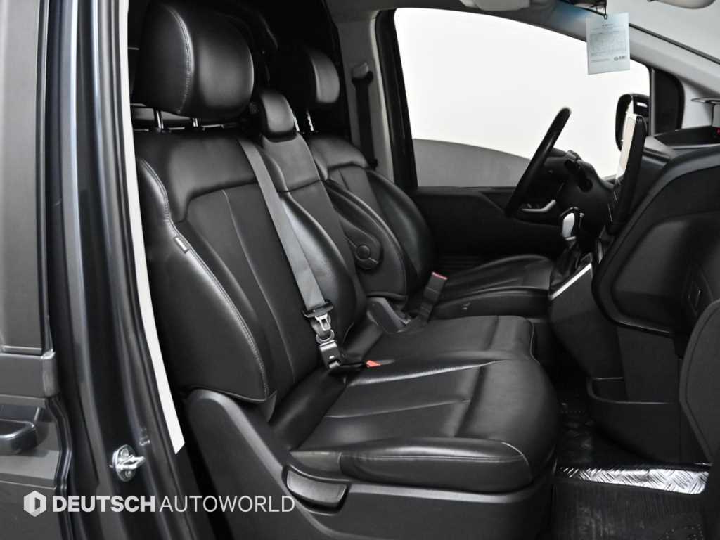 HYUNDAI Staria - Vista 10