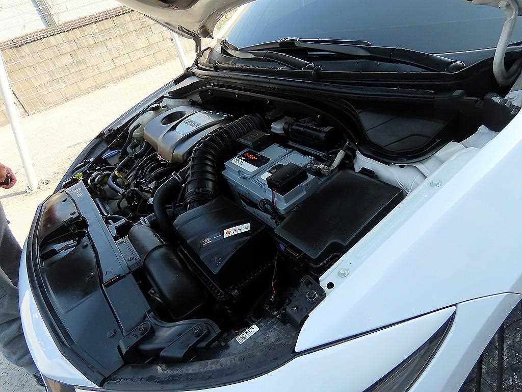 HYUNDAI Avante 2018 Blanco - Importación desde Corea - HF Imports Iquique - Foto 19