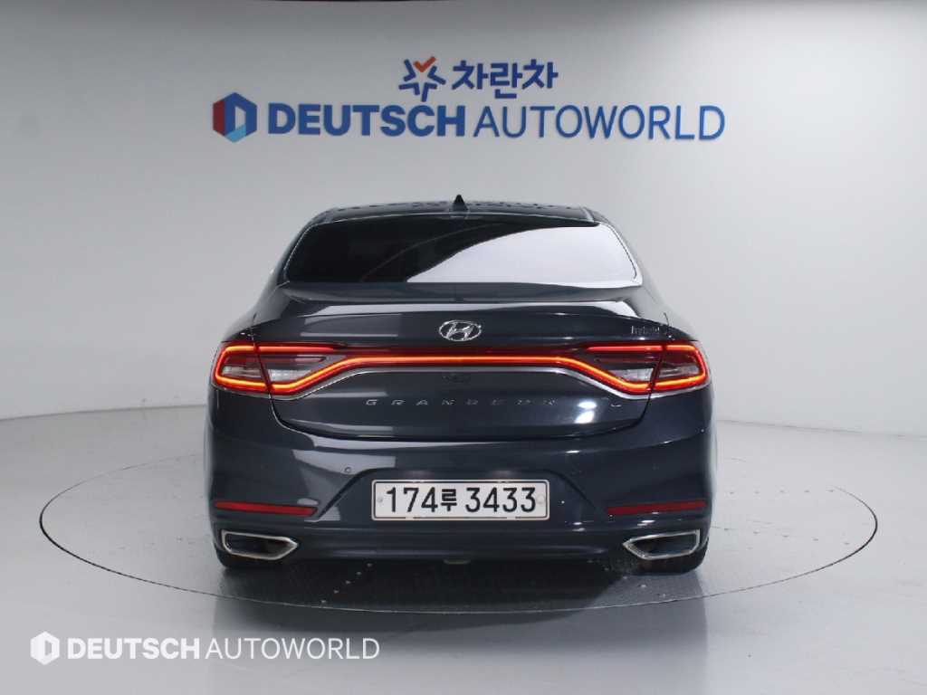 HYUNDAI Grandeur - Vista 3