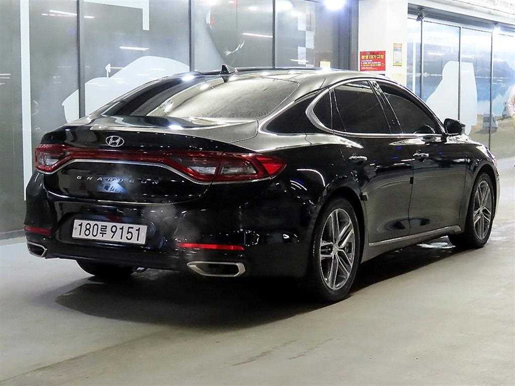 HYUNDAI Grandeur - Vista 4