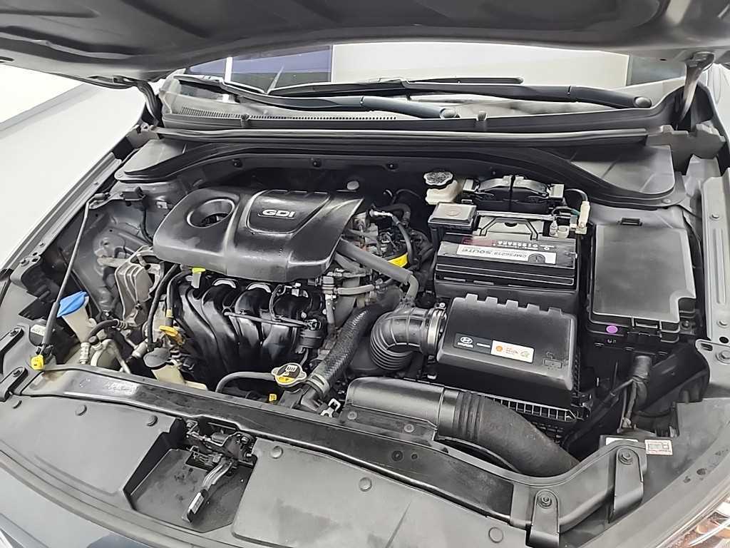 HYUNDAI Avante - Vista 5