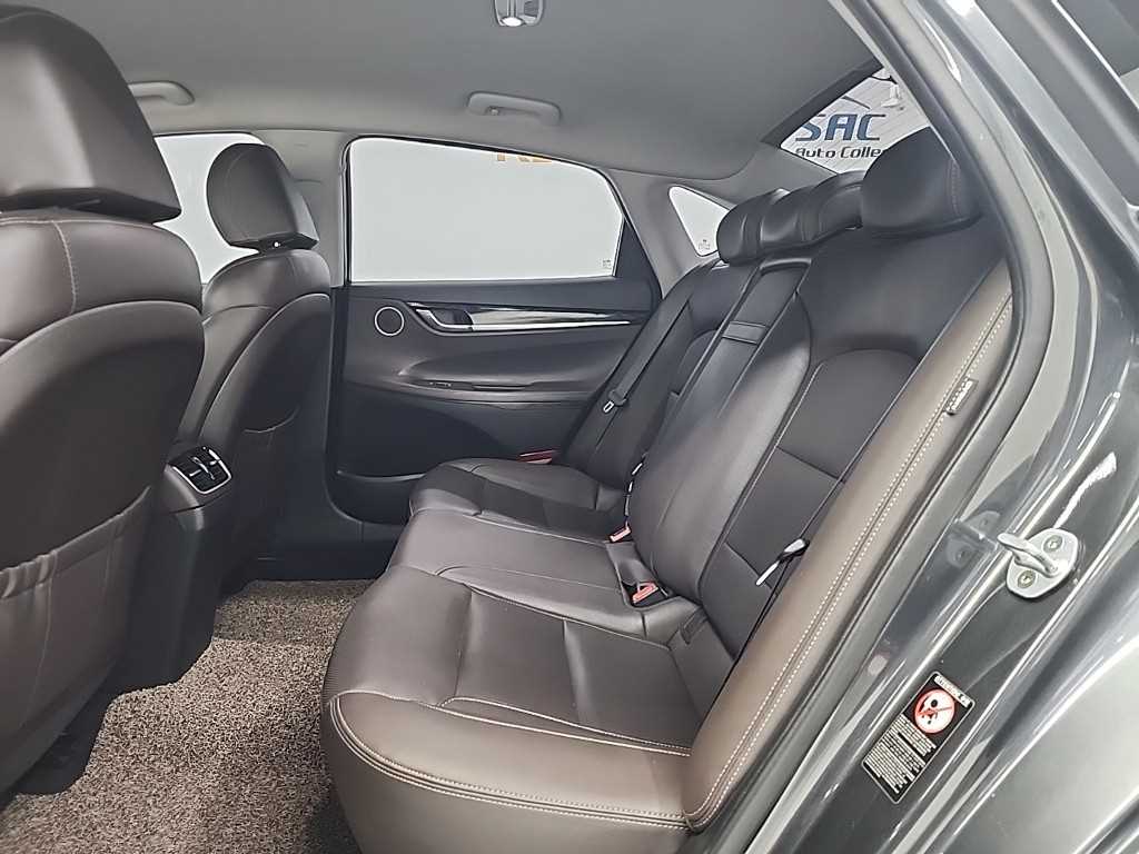 HYUNDAI Grandeur - Vista 12