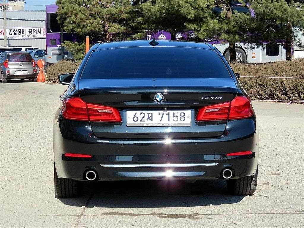 BMW 5 Series - Vista 4