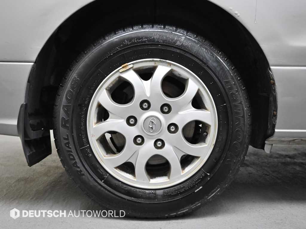 HYUNDAI Starex - Vista 5