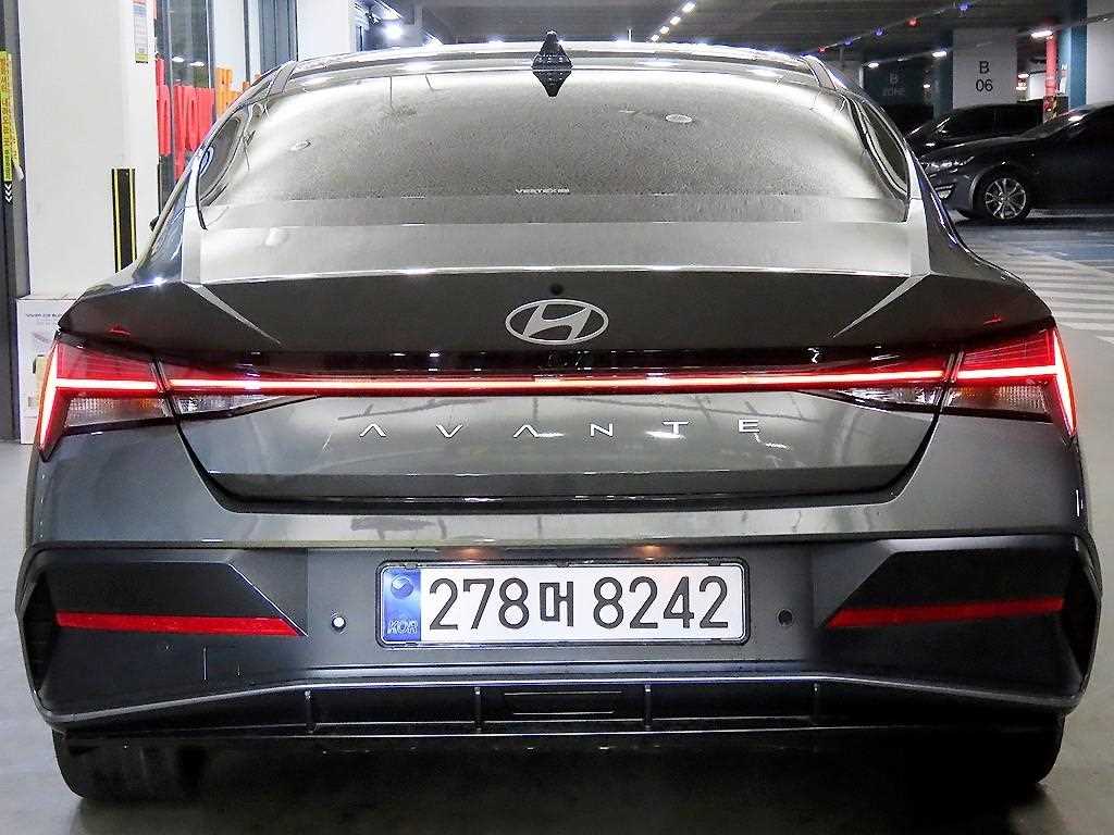 HYUNDAI Avante - Vista 5