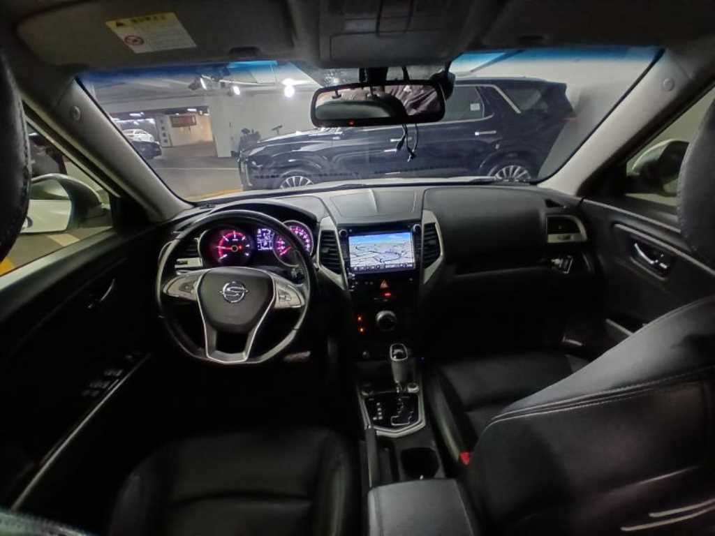 Ssangyong Tivoli - Vista 6