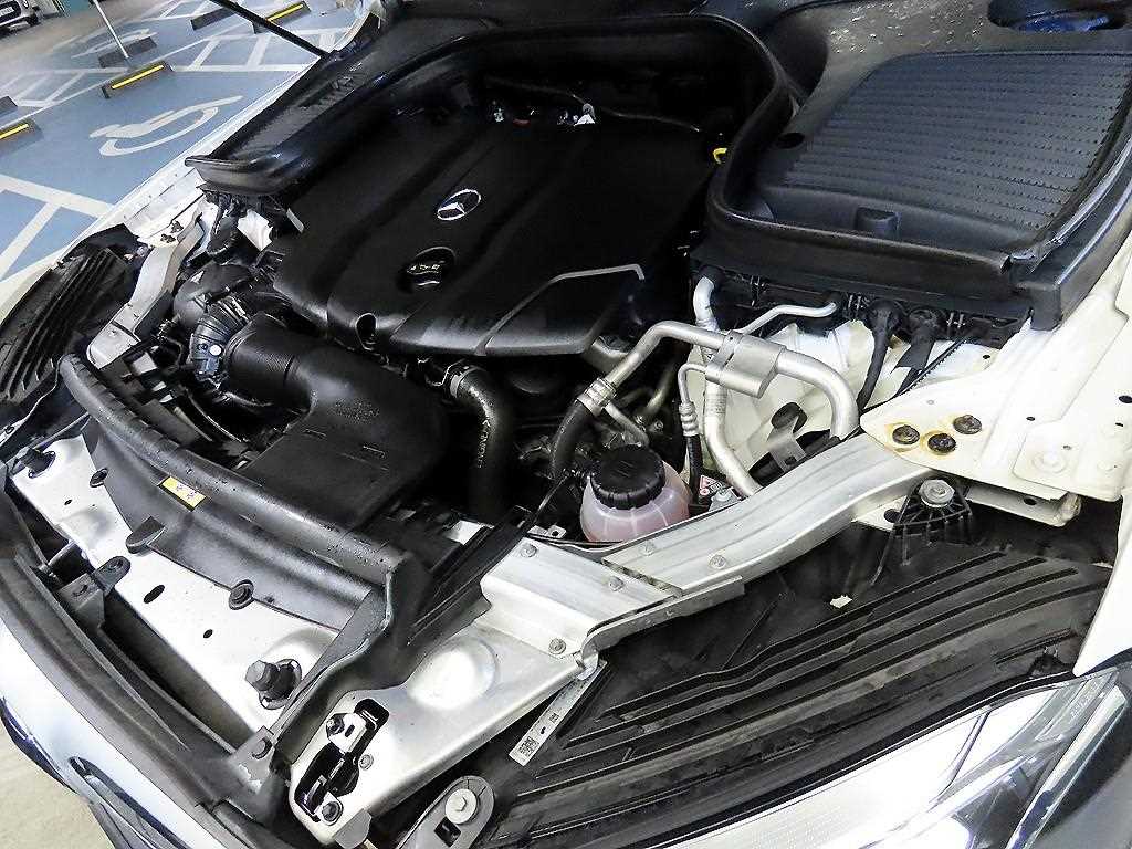 Mercedes Benz GLC Class 2018 Blanco - Importación desde Corea - HF Imports Iquique - Foto 19