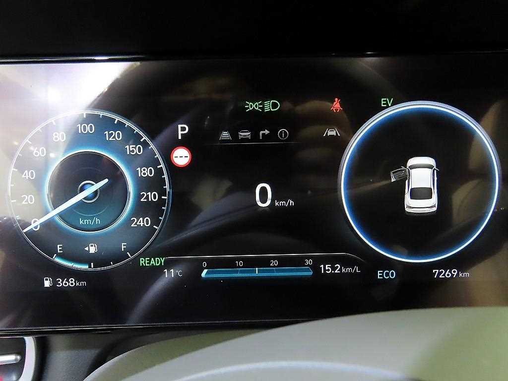 HYUNDAI Avante - Vista 9