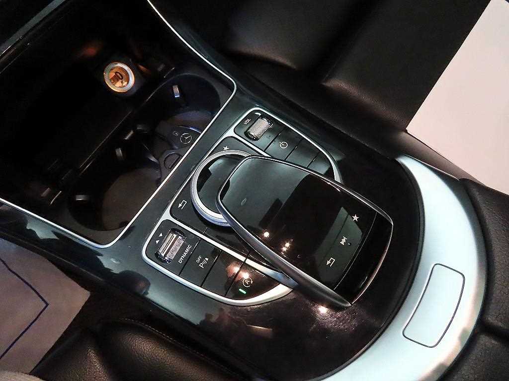 Mercedes Benz C Class 2018 Blanco - Importación desde Corea - HF Imports Iquique - Foto 13