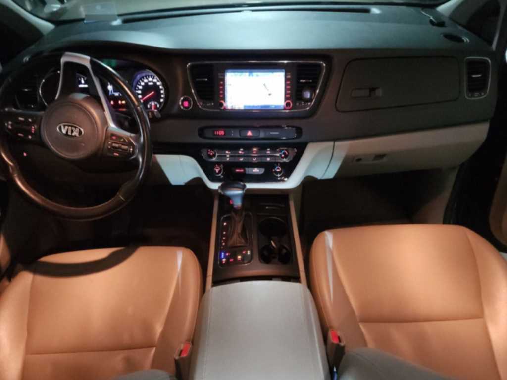KIA Carnival - Vista 6