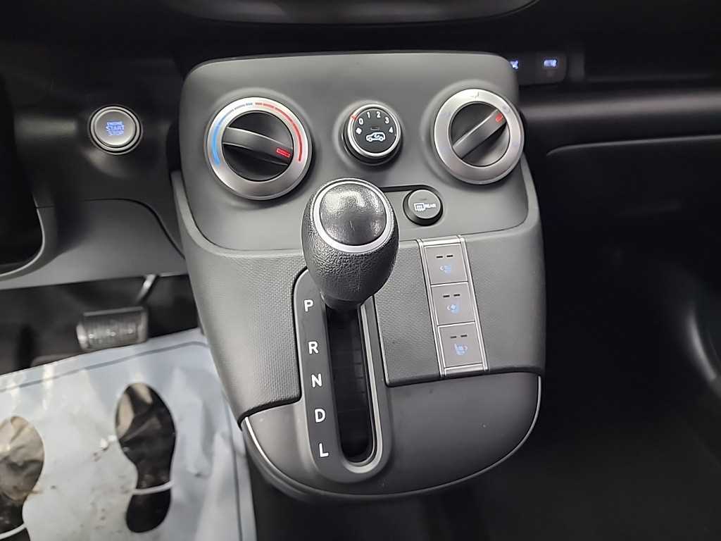 HYUNDAI Casper - Vista 8