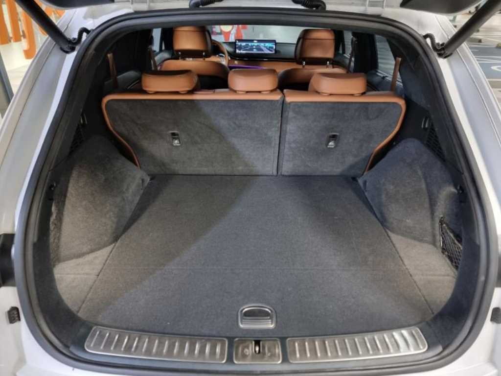 Genesis GV70 - Vista 6